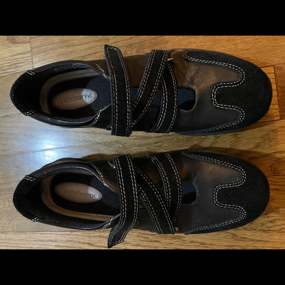 Liz Claiborne shoe with velcro* Like New